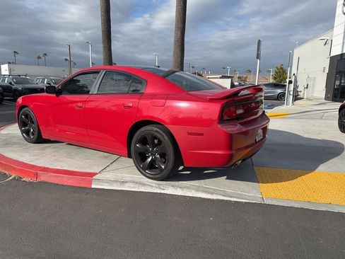 Used 2013 Dodge Charger SXT w/ Blacktop Pkg RWD image 11