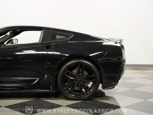 Used 2015 Chevrolet Corvette Stingray Coupe RWD image 25