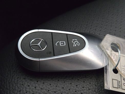 Used 2025 Mercedes-Benz C 300 Sedan image 27