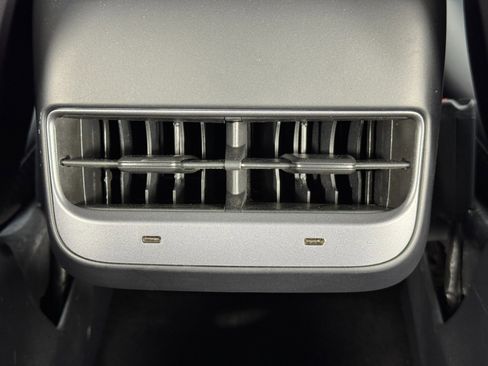 Used 2021 Tesla Model Y Long Range image 35