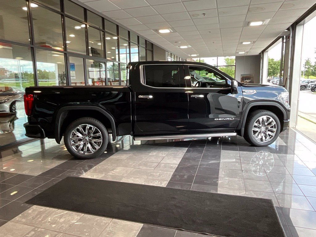 Used 2024 GMC Sierra 1500 Denali w/ Denali Reserve Package AWD/4WD image 6