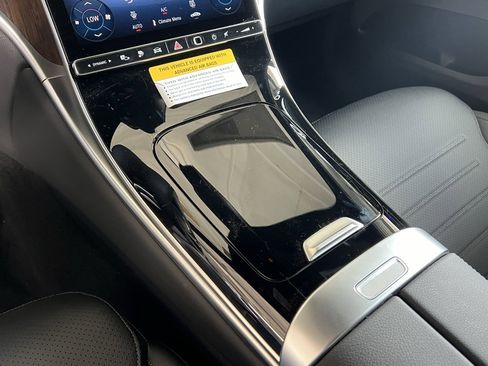 New 2025 Mercedes-Benz GLC 350e 4MATIC image 28