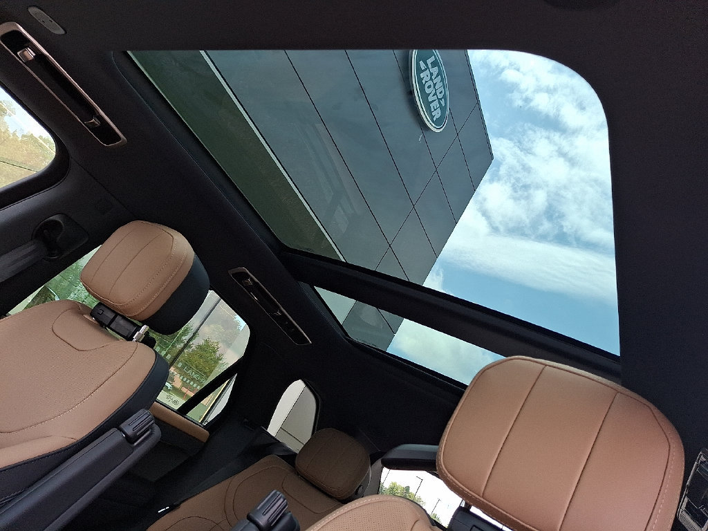 New 2026 Land Rover Range Rover Sport Dynamic SE AWD/4WD image 10