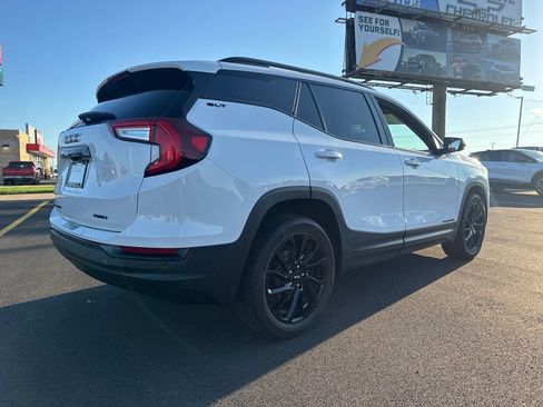 Used 2024 GMC Terrain SLT w/ Infotainment Package II AWD/4WD image 8
