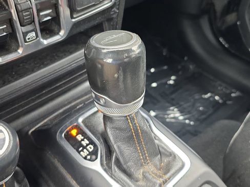 Used 2021 Jeep Gladiator Overland image 25