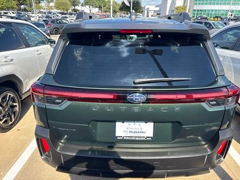 Used 2026 Subaru Outback Premium AWD/4WD image 3