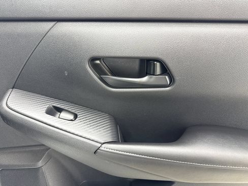 Used 2024 Nissan Sentra SV FWD image 43