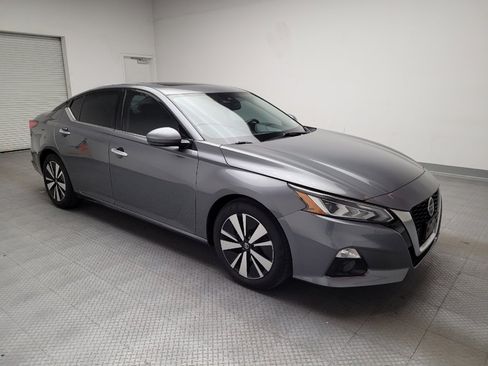 Used 2019 Nissan Altima 2.5 SL FWD image 11