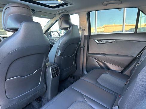 Used 2023 Kia Niro EX Touring image 32