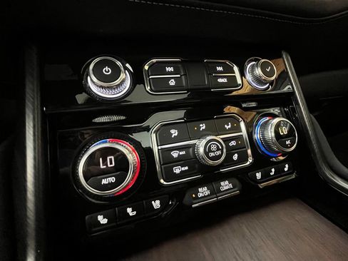 Used 2023 GMC Yukon Denali Ultimate AWD/4WD image 42