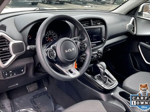 Used 2022 Kia Soul LX w/ Technology Package image 17