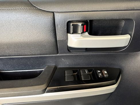 Used 2014 Toyota Tundra SR5 w/ TRD Off Road Package image 10