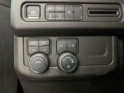 Used 2024 Chevrolet Tahoe Premier image 19
