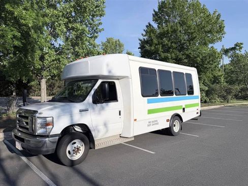 Used 2019 Ford E-450 and Econoline 450 Super Duty w/ Shuttle Bus Prep Package RWD image 1