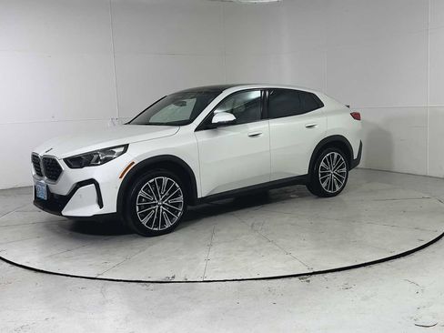 Used 2025 BMW X2 xDrive28i w/ Technology Package image 6