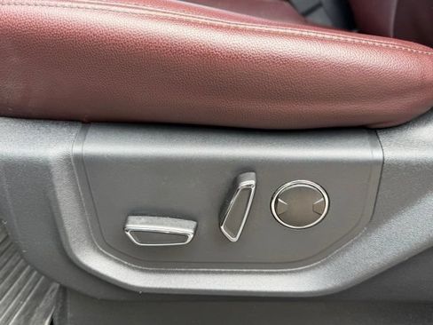 Used 2023 Ford Expedition Limited RWD image 15