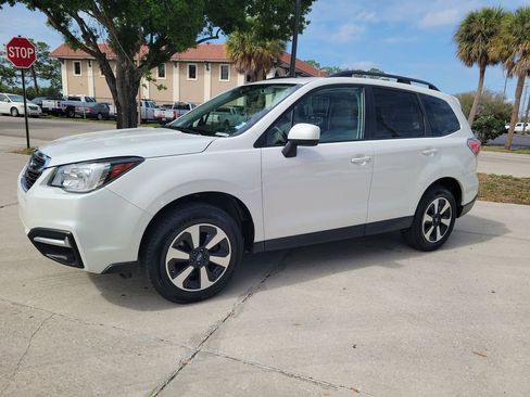 Used 2017 Subaru Forester 2.5i Premium image 8