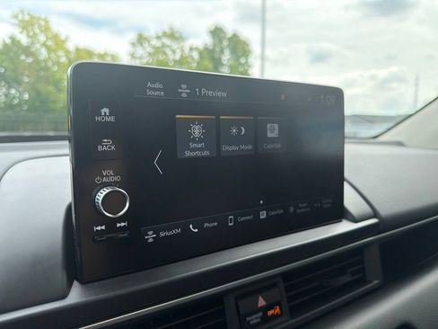 Used 2025 Honda Pilot Touring image 34