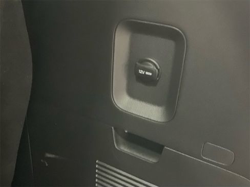 Used 2024 Kia Carnival LX image 30