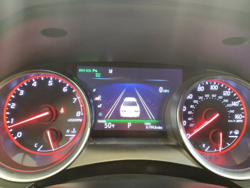 Used 2018 Toyota Camry XSE image 23