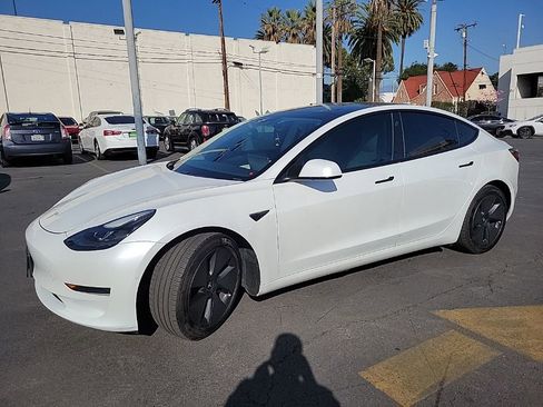 Used 2021 Tesla Model 3 Standard Range Plus image 2