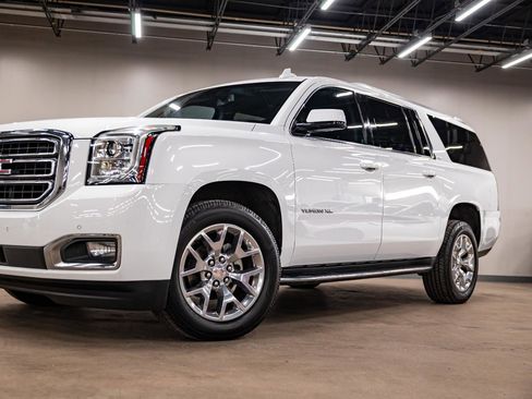 Used 2019 GMC Yukon XL SLT AWD/4WD image 16