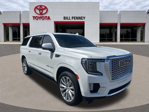 Used 2022 GMC Yukon XL Denali RWD image 7
