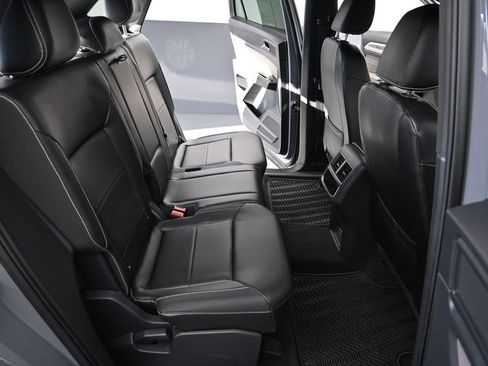 Used 2022 Volkswagen Atlas Cross Sport SE w/ Panoramic Sunroof Package image 26