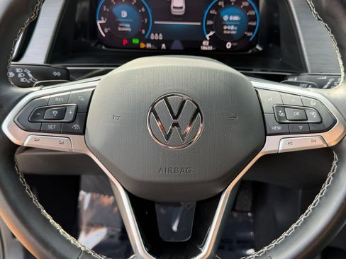Used 2025 Volkswagen Atlas Cross Sport SE FWD image 11