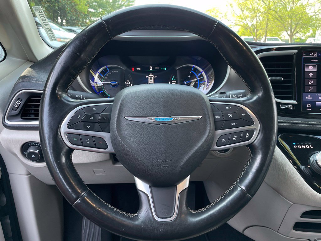 Used 2021 Chrysler Pacifica Touring-L FWD image 15