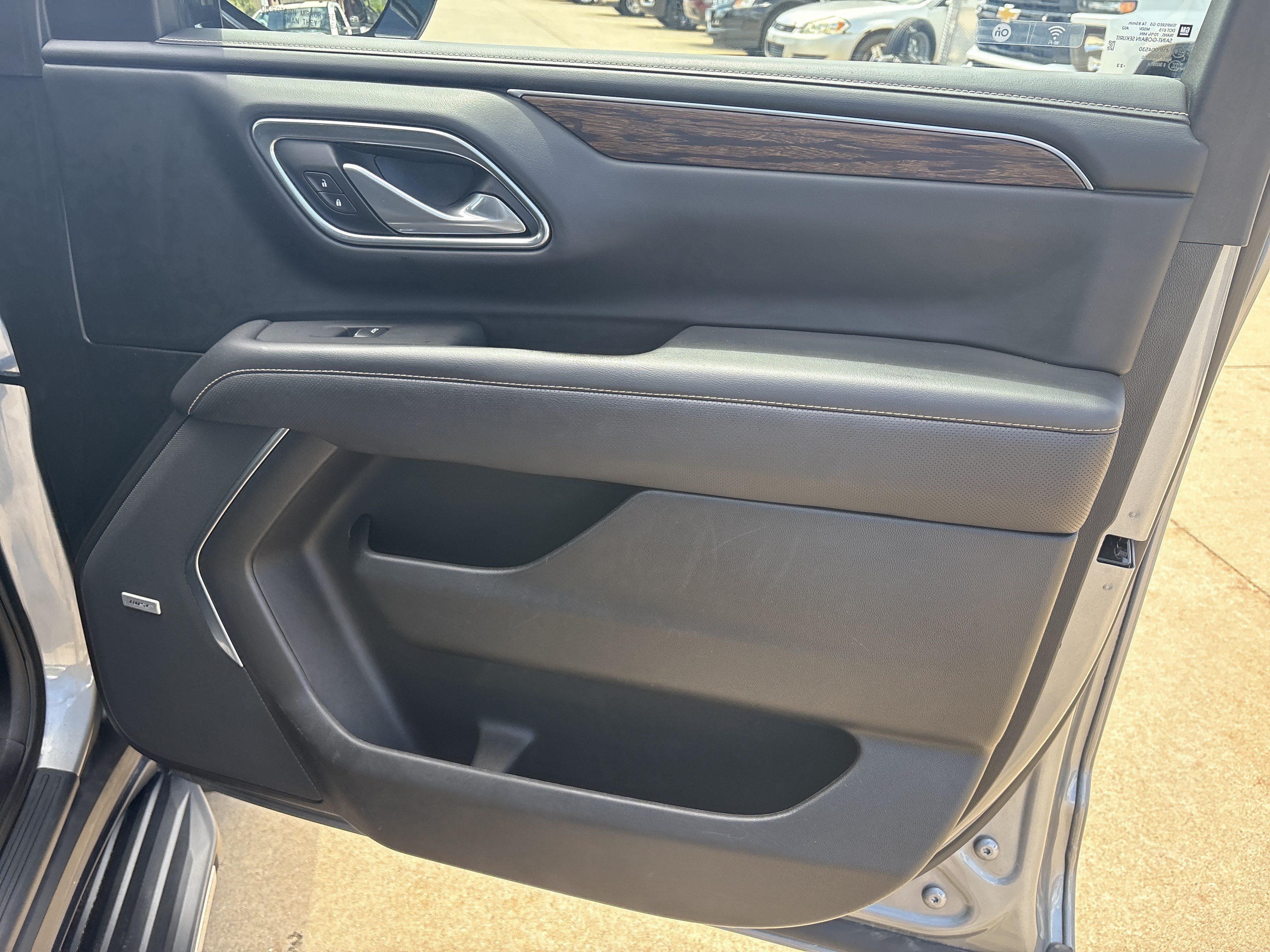 Used 2023 Chevrolet Tahoe Premier AWD/4WD image 11