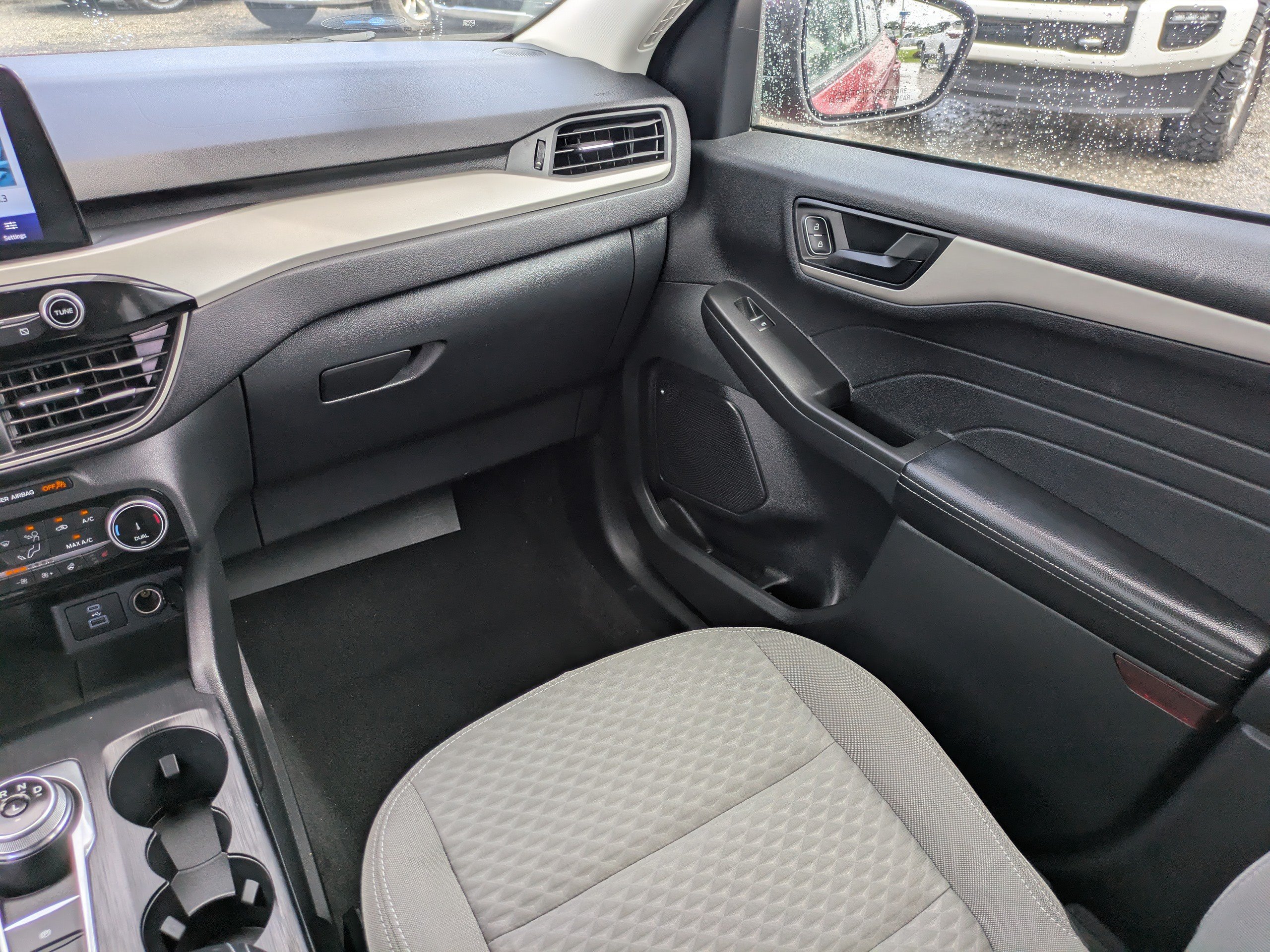 Used 2022 Ford Escape SE w/ SE Sport Appearance Package FWD image 15