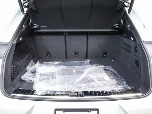 New 2026 Porsche Cayenne GTS AWD/4WD image 34