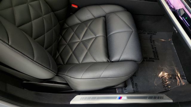 Used 2025 BMW 740i RWD image 35