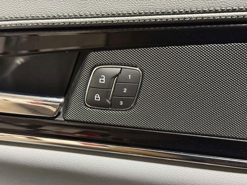 Certified 2023 Lincoln Nautilus Reserve image 9