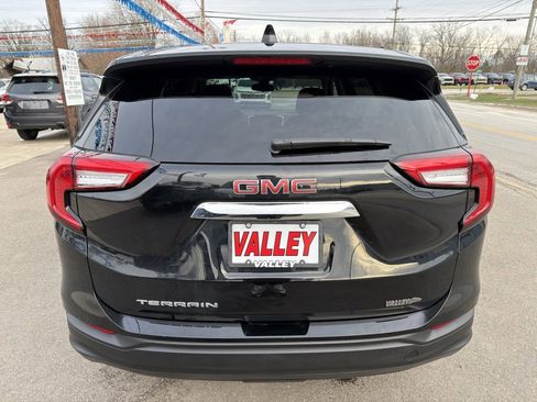 Used 2023 GMC Terrain SLE image 7