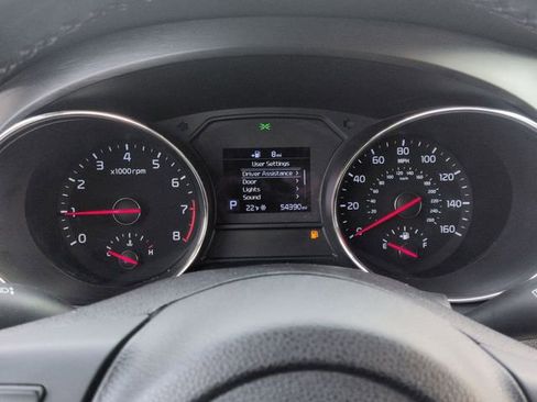 Used 2021 Kia Sedona EX image 14