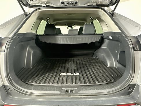 Used 2024 Toyota RAV4 LE FWD image 27