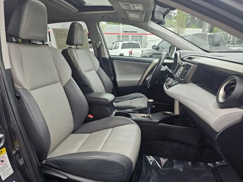 Used 2014 Toyota RAV4 Limited AWD/4WD image 10