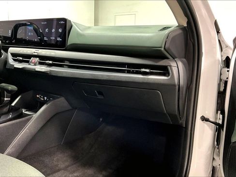 Used 2025 Kia K4 EX FWD image 19