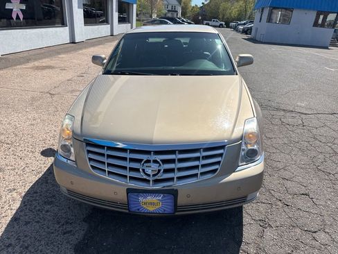 Used 2006 Cadillac DTS FWD image 3
