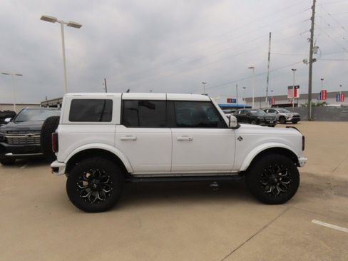 Used 2023 Ford Bronco Outer Banks w/ Sasquatch Package AWD/4WD image 8