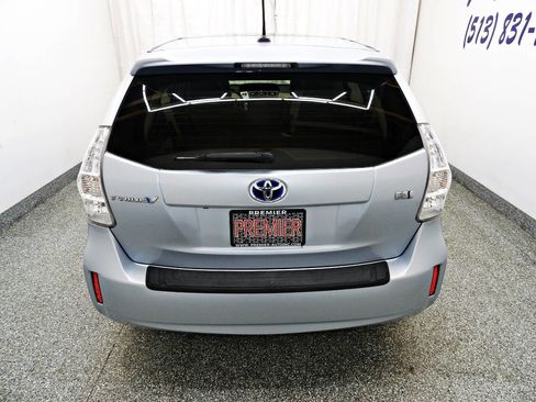 Used 2013 Toyota Prius V Five image 5