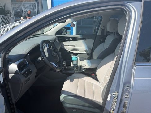 Used 2020 Kia Sorento SX image 22