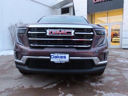 Used 2025 GMC Acadia Elevation w/ Elevation Premium Package image 2