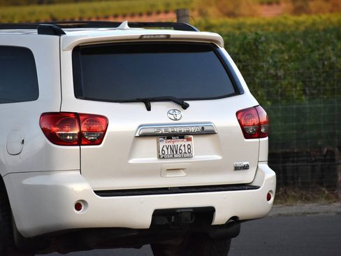 Used 2013 Toyota Sequoia Platinum AWD/4WD image 11