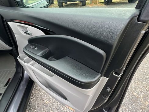 Used 2019 Honda Pilot Elite image 16