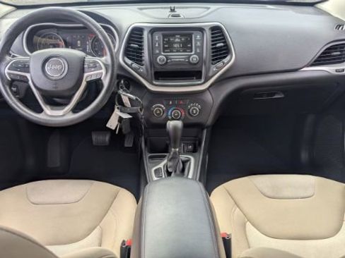 Used 2016 Jeep Cherokee Sport image 22