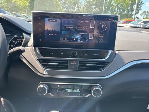 New 2026 Nissan Altima 2.5 SR FWD image 11
