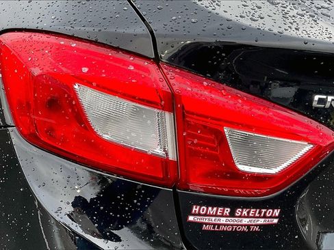 Used 2017 Chevrolet Cruze Premier image 29